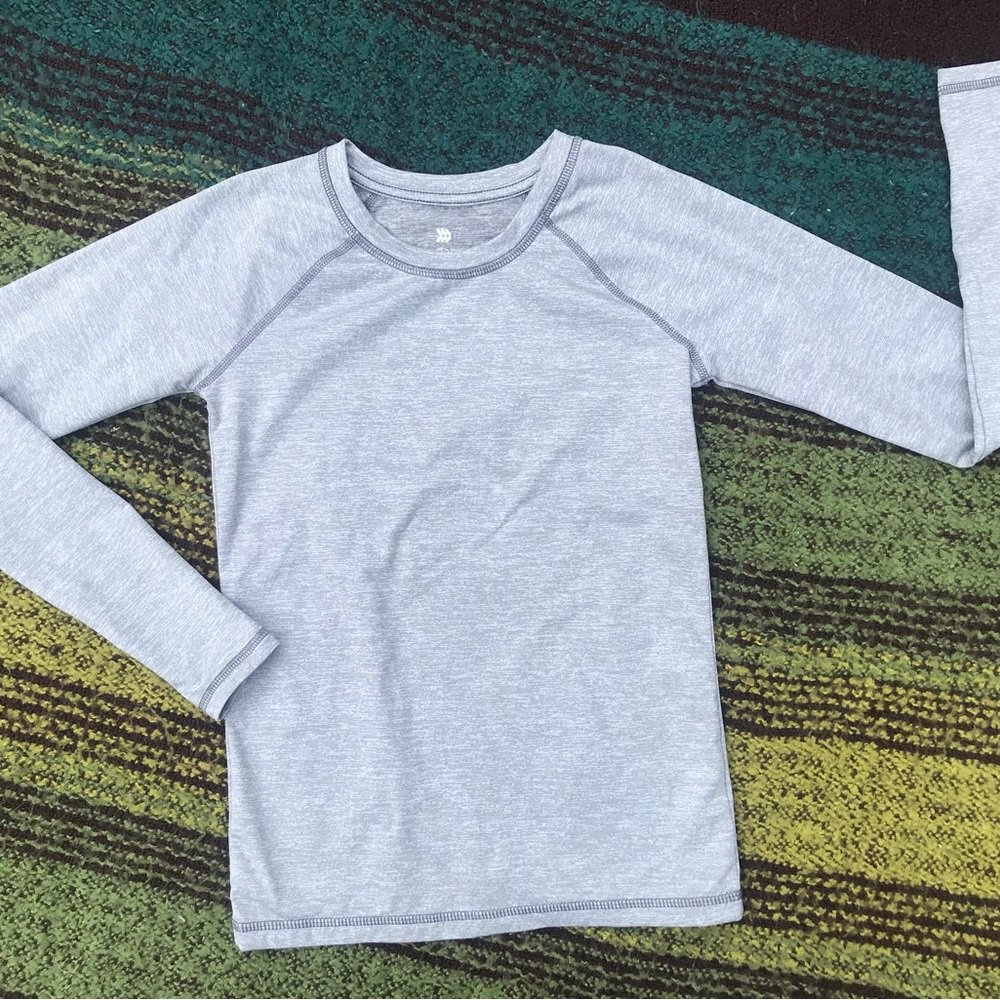 All in Motion Light Gray Long Sleeve Kids Tee